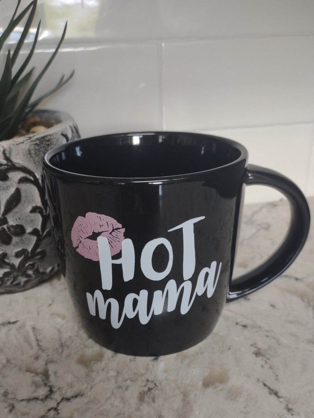 Giftcraft Hot Mama Ceramic Coffee Mug Black Pink Kiss Lips Graphic Cup